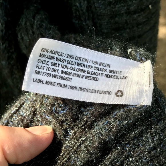 Long Black Blue and Green Cardigan With No Buttons - Picture 4 of 8